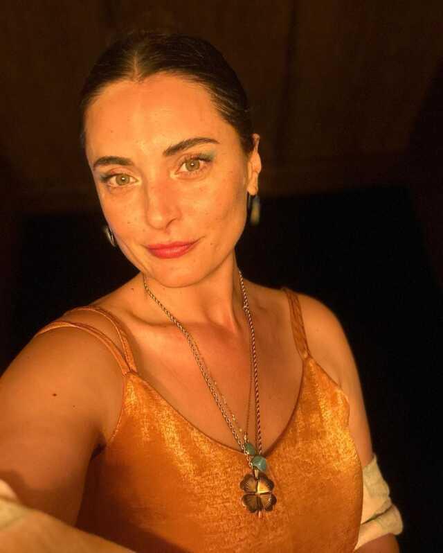 Aslıhan Gürbüz'den 'Evlenip iki çocuk yapmalısın' diyen takipçisine sert tepki: Bu hesaptan defolup gitmelisin