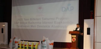 Bitlis Hizan'da Çiftçilere Yem Bitkisi Tohumu Dağıtıldı