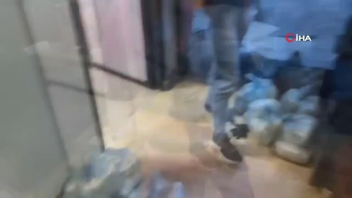 Diyarbakır Emniyeti uyuşturucu tacirlerine göz açtırmadı: 10 tutuklama