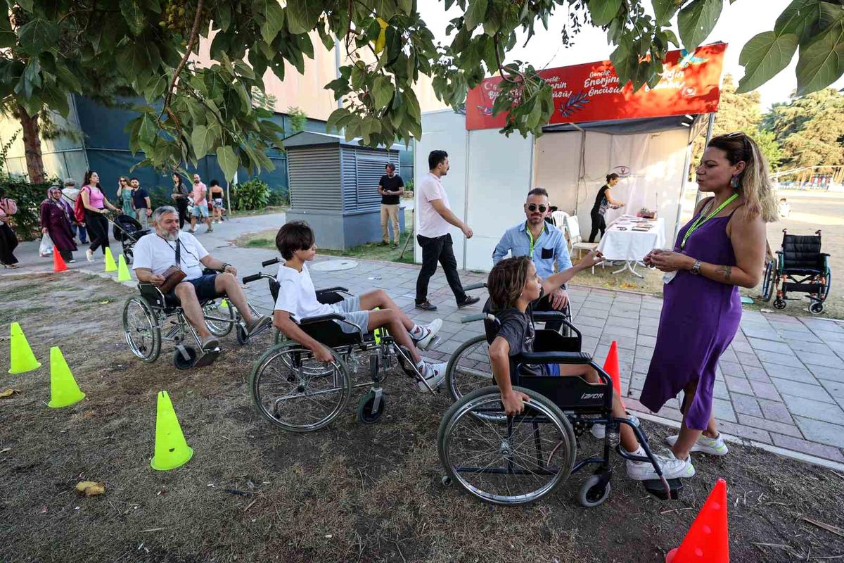 İzmir Enternasyonal Fuarı'nda Engelli Farkındalık Merkezi büyük ilgi gördü