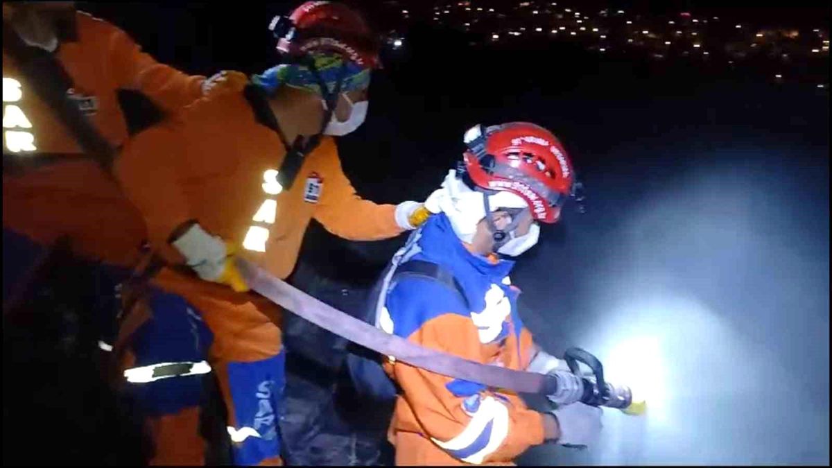 Erdek'te çıkan orman yangını söndürüldü