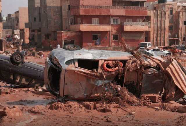 Felaketi yaşayan Libya'dan gelen görüntüler korkunç! Sokaklar cansız bedenlerle dolu