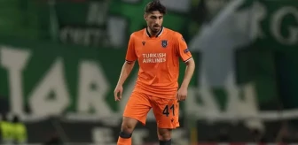İsmi Galatasaray'la anılıyordu! Başakşehir, Berkay Özcan ile sözleşme uzattı
