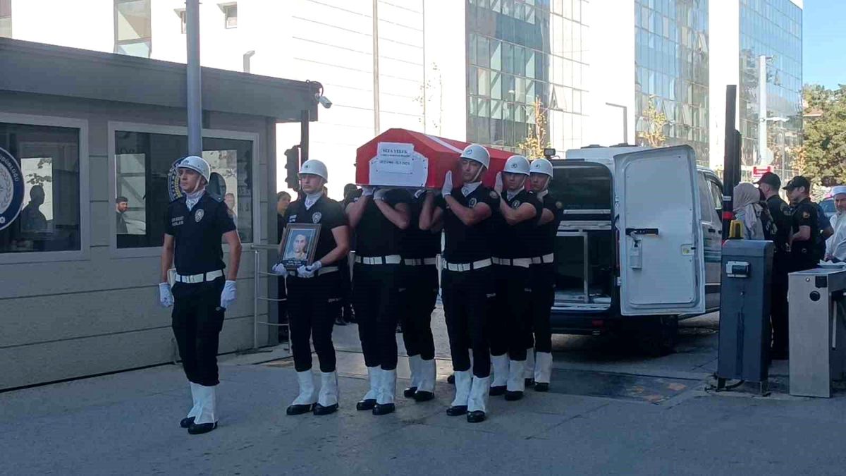 Kocaeli'de Kalp Krizi Sonucu Hayatını Kaybeden Bekçi Son Yolculuğuna Uğurlandı