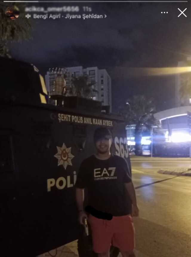 Polis araçlarının yanında silahlı fotoğraflar çekip paylaşan genç gözaltına alındı