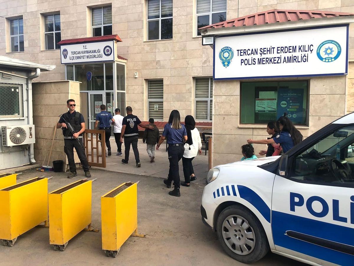 Erzincan'da sahte İran pasaportlu 5 kişi yakalandı