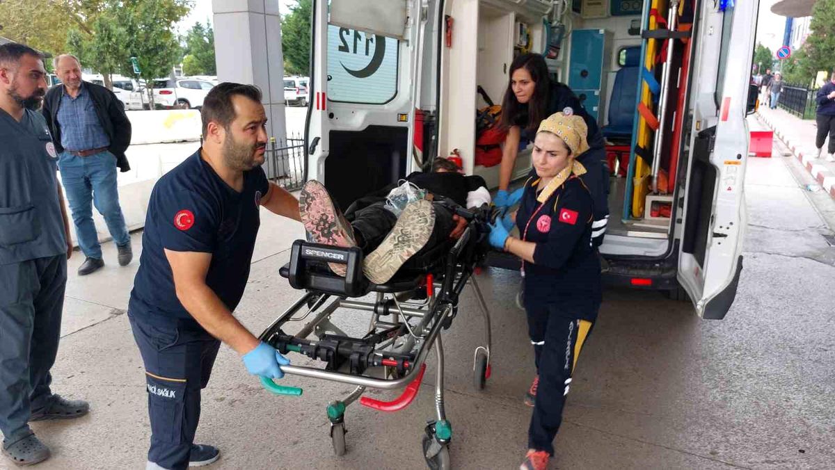 Samsun'da bıçaklı kavgada 3 kişi yaralandı