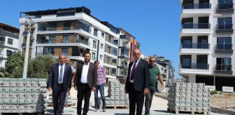 Turgutlu Belediye Başkanı Çetin Akın, Ergenekon Mahallesi'nde asfaltlama ve parke döşeme çalışmalarını inceledi