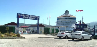Rus Turistler Amasra'da Denize Girdi