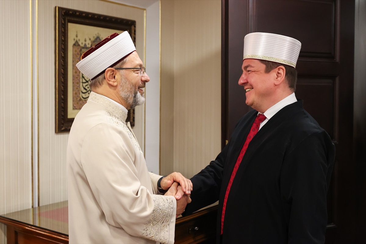 Diyanet İşleri Başkanı Erbaş, Polonya Müslümanları Dini İdare Başkanı Miskiyeviç ile görüştü