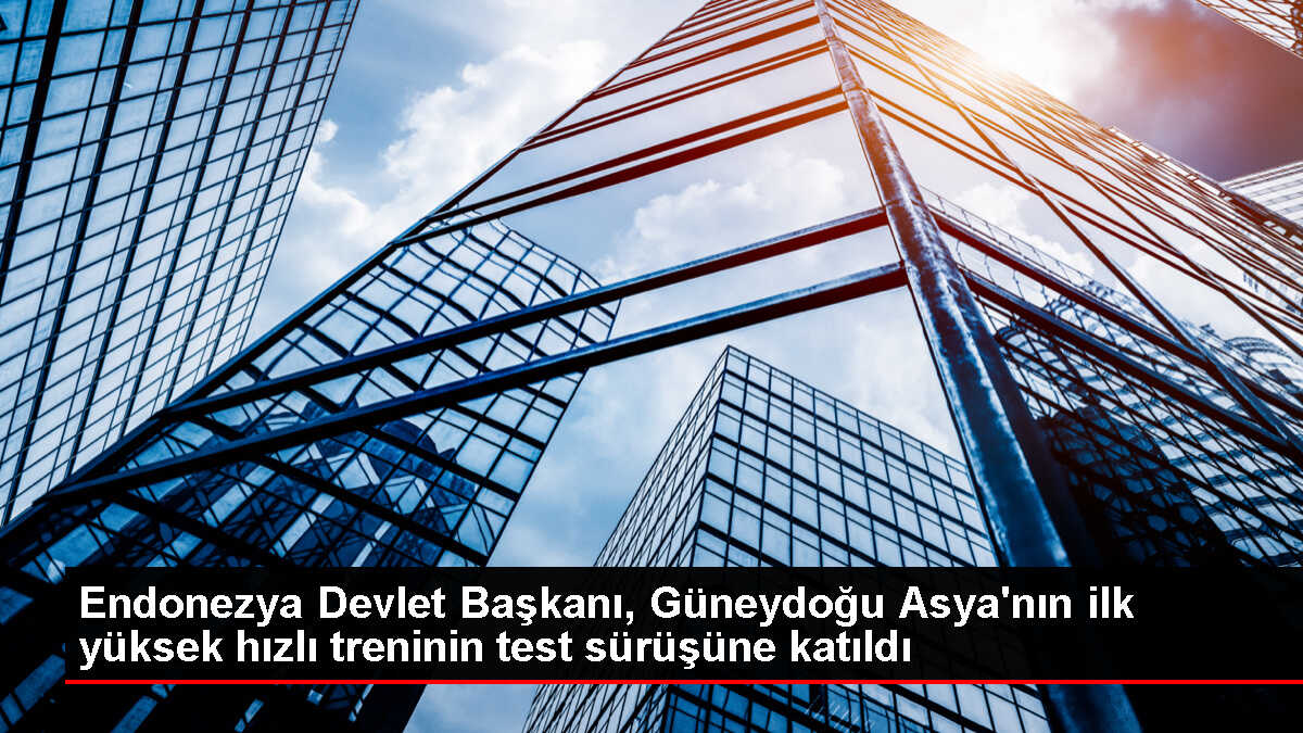 Endonezya Devlet Başkanı Joko Widodo, Çin ortaklığında başlatılan yüksek hızlı trenin test sürüşüne katıldı