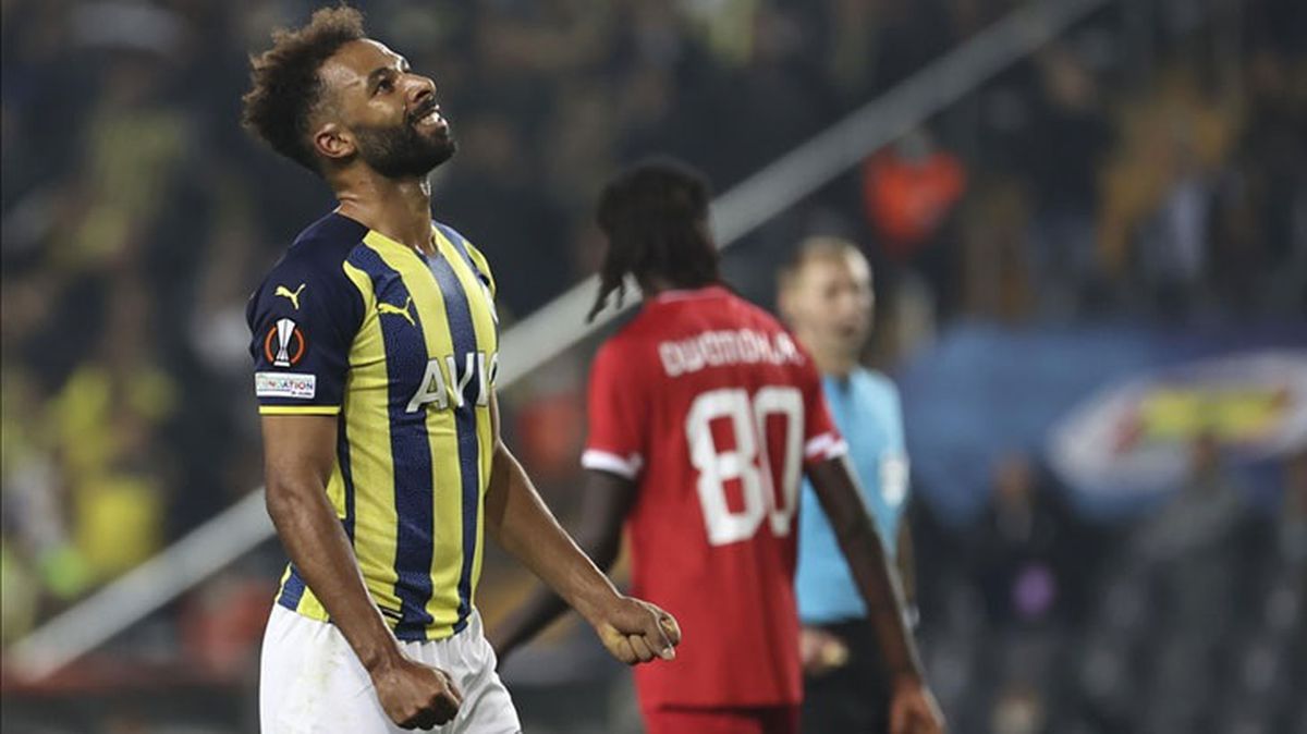 Fenerbahçe ne yaptıysa gönderemiyor! Nazım Sangare'nin talebini duyan kulüpler masadan hemen kalktı