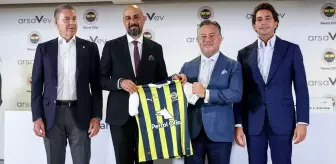 Fenerbahçe Petrol Ofisi Kadın Futbol Takımı ile arsaVev arasında sponsorluk anlaşması imzalandı