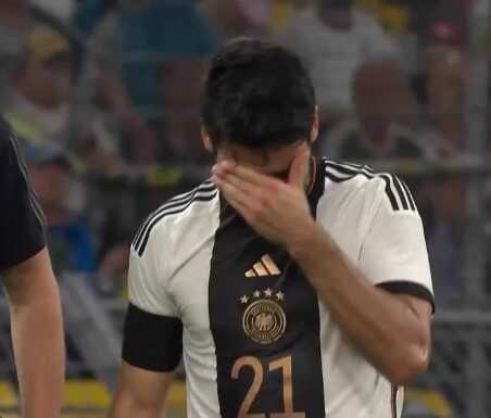 Gözyaşları sel oldu! İlkay Gündoğan ağlayarak sahayı terk etti