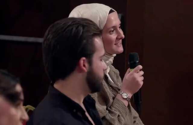 Hasan Can Kaya, boşanma nedenini açıklayan öğretmene 'Helal olsun' diyerek sarıldı