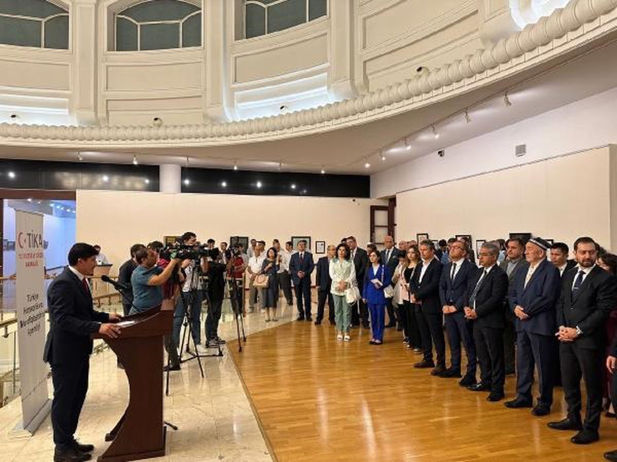Albayrak Grubu Hat Eserleri Sergisi Özbekistan'da