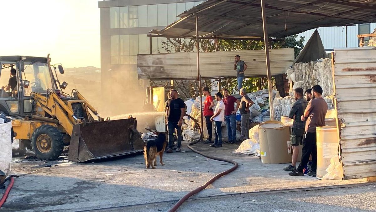 Gebze'deki Geri Dönüşüm Tesisinde Yangın Çıktı