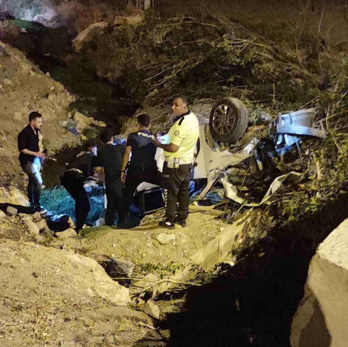 Hatay'da otomobilin menfeze uçtuğu kazada sürücü hayatını kaybetti