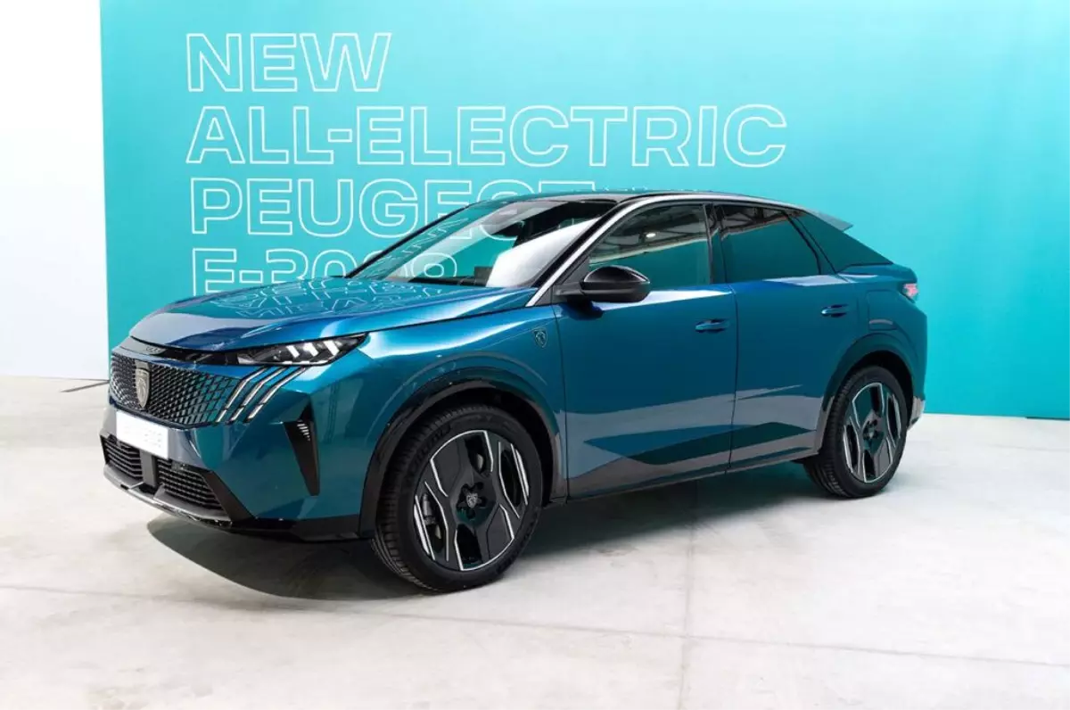 Peugeot'dan elektrikli fastback SUV: E-3008