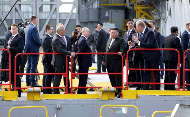 Putin ve Kim Jong-Un Uzay Üssünde Buluştu