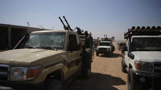 Suriye'deki Arap aşiretleri, terör örgütü PKK/YPG'nin çekildikleri köyleri teslim aldı Suriye'deki Arap aşiretleri, terör örgütü PKK/YPG'nin çekildikleri köyleri teslim aldı