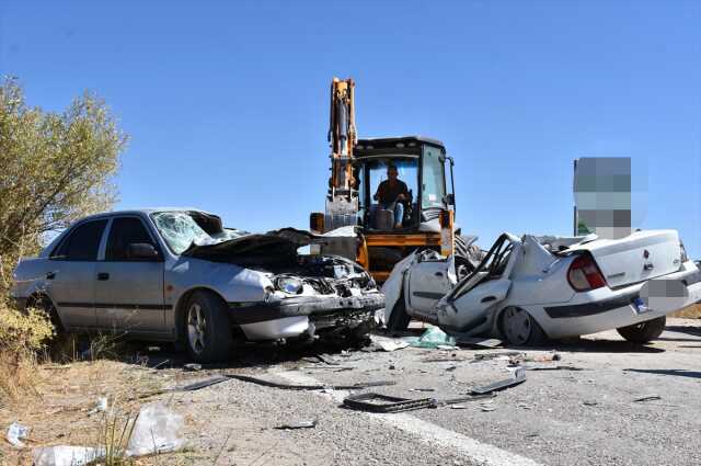Aksaray'da trafik kazası: 3 ölü, 2 yaralı