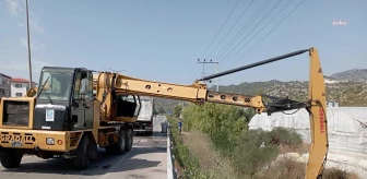 Antalya Büyükşehir Belediyesi, yağmur sezonu öncesinde kanal temizliği çalışmalarına hız verdi