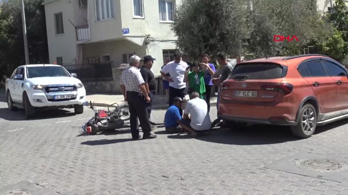 Antalya'da otomobil-motosiklet çarpışması: 1 yaralı
