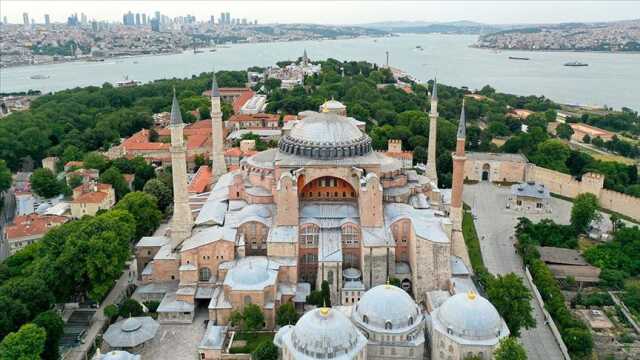 AYASOFYA KAPATILIYOR MU? Ayasofya açık mı, kapalı mı? Ayasofya ibadete kapandı mı, kapanıyor mu?