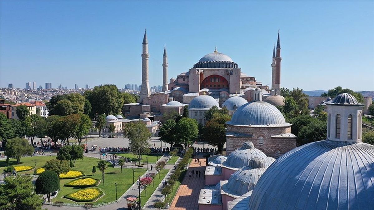 AYASOFYA KAPANDI MI? Ayasofya açık mı, kapalı mı? Ayasofya ibadete kapandı mı, kapanıyor mu?