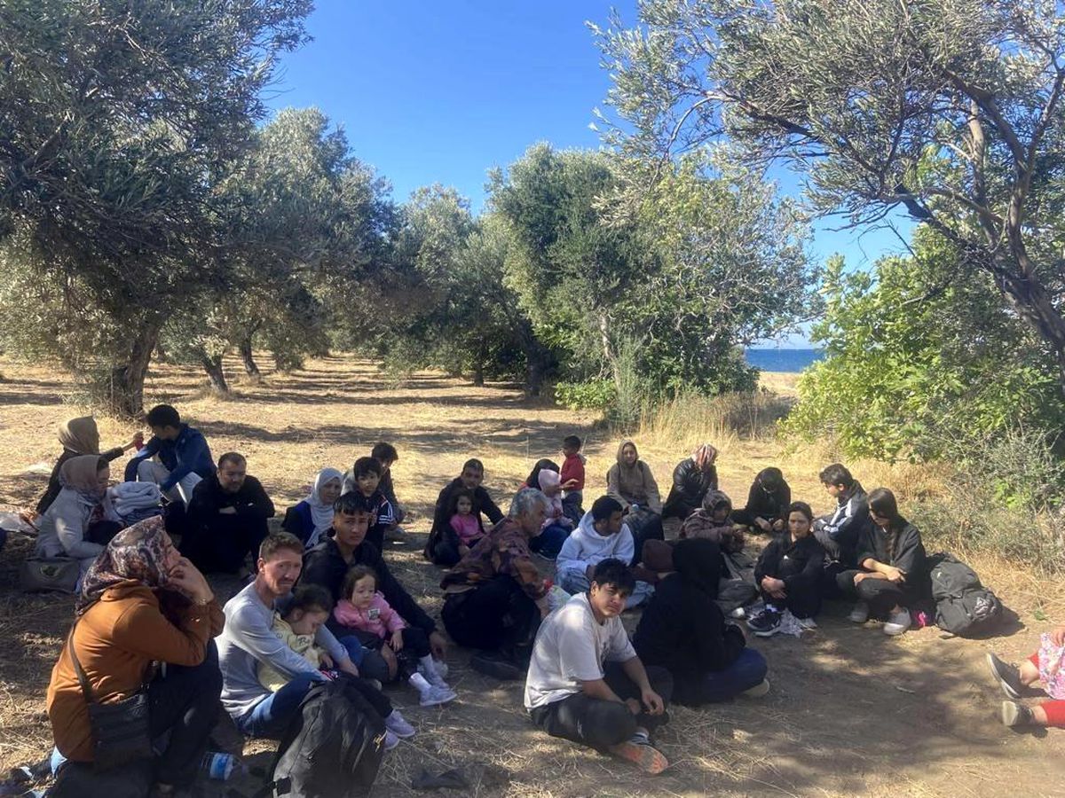 Çanakkale'de 14 Afganistan uyruklu kaçak göçmen yakalandı