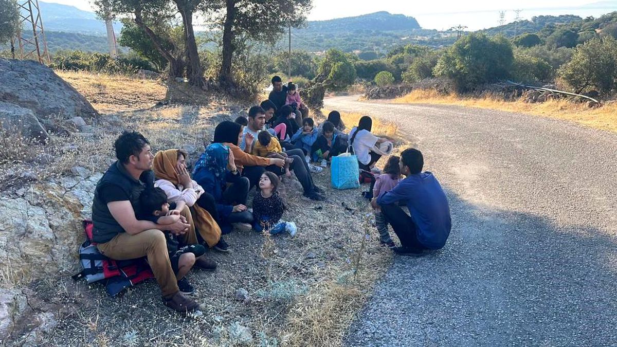 Çanakkale'de kaçak göçmen operasyonu: 8 göçmen ve 3 organizatör yakalandı