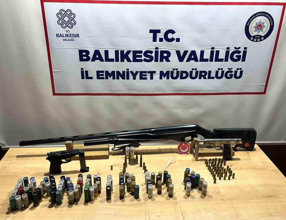 Balıkesir'de yapılan uygulamalarda 18 şahıs gözaltına alındı
