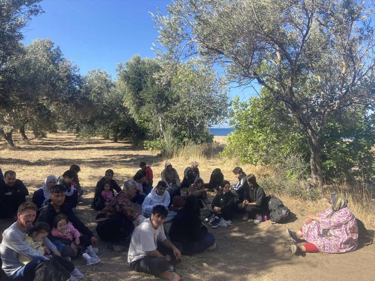 Çanakkale'de düzensiz göçmen operasyonu: 22 göçmen yakalandı, 4 insan kaçakçısı gözaltına alındı