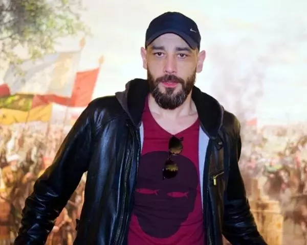 Denize uçan otomobilde hayatını kaybeden lise müdürünün ailesinden 'eşi öldürdü' iddiası Denize uçan otomobilde hayatını kaybeden lise müdürünün ailesinden 'eşi öldürdü' iddiası