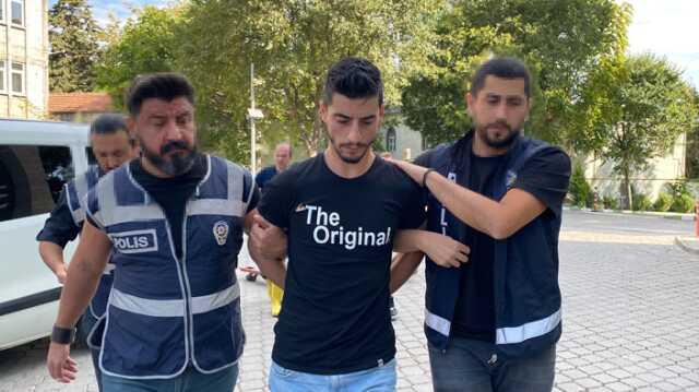 Doktoru silah zoruyla kaçıran şüphelinin ifadesi ortaya çıktı: Denk geldik arabasına bindim, planlanmış bir şey değildi Doktoru silah zoruyla kaçıran şüphelinin ifadesi ortaya çıktı: Denk geldik arabasına bindim, planlanmış bir şey değildi