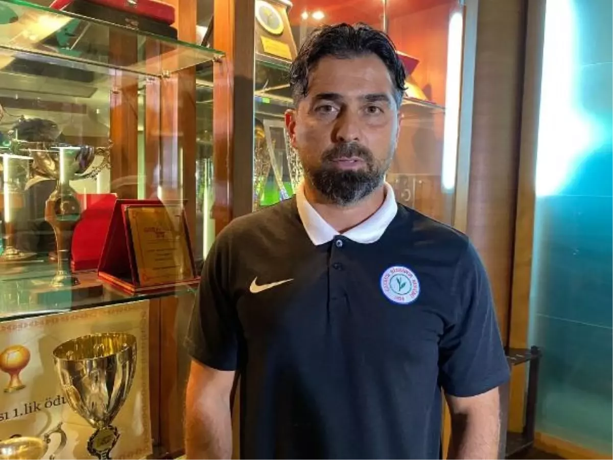 Çaykur Rizespor Teknik Direktörü İlhan Palut: Şu anda sıralama için erken
