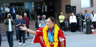Avrupa Şampiyonu Münevver Yılmaz Afyonkarahisar'da Karşılandı