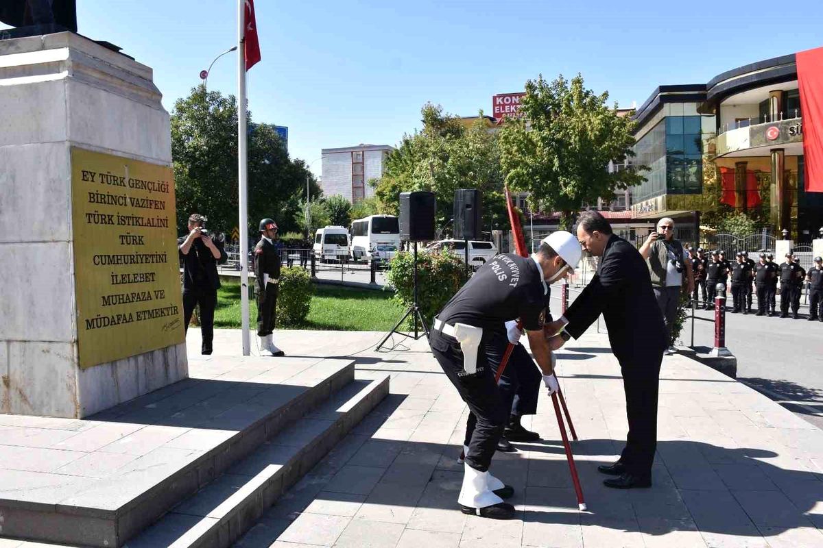 Atatürk'ün Siirt'e gelişi şeref günü törenlerle kutlandı