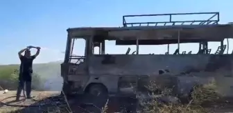 Yabancı Uyruklu Tarım İşçileri Servis Midibüsünü Kundakladı