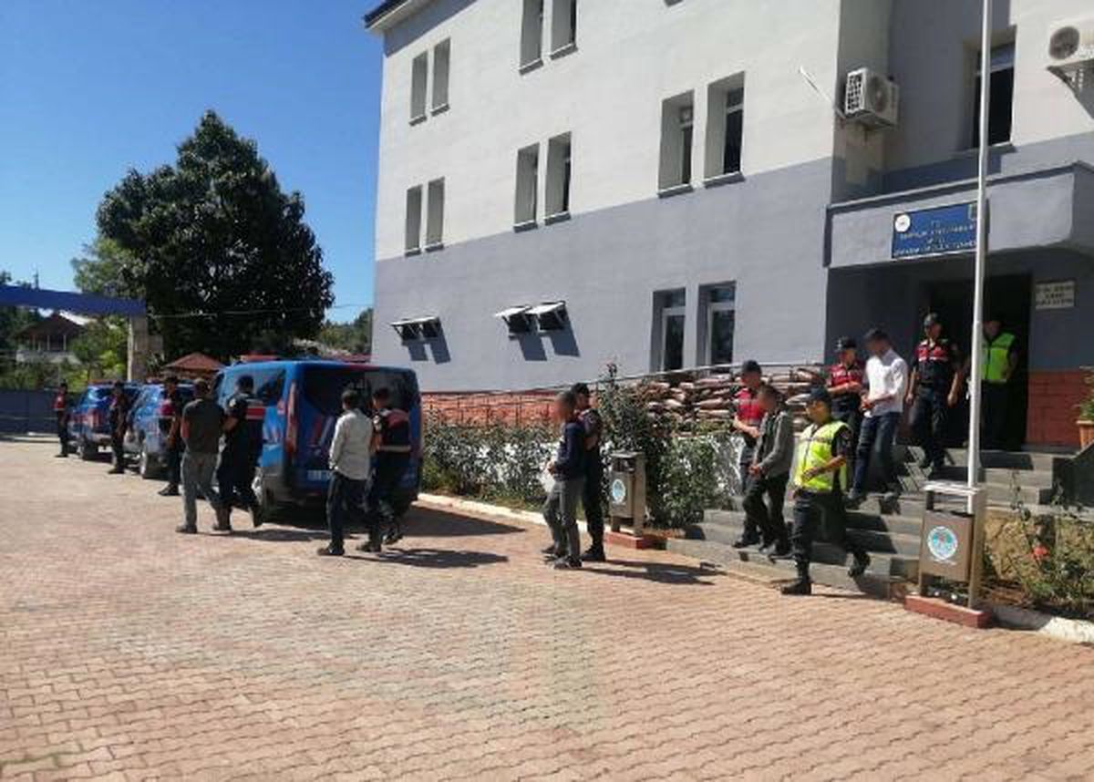 Mersin'de Yüksek Gerilim Direkleri Çalındı