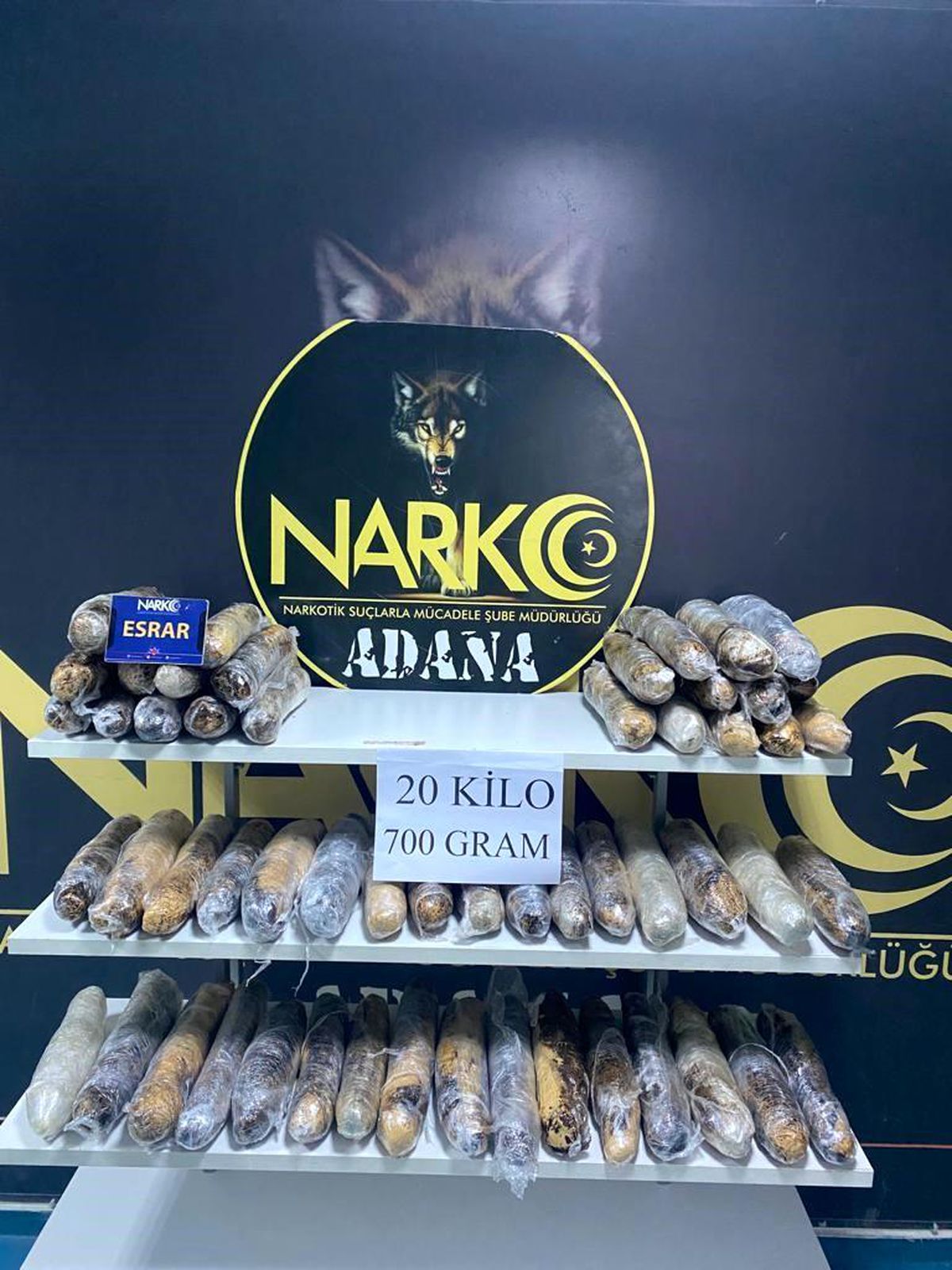 Adana'da Minibüste 20 Kilo Esrar Ele Geçirildi