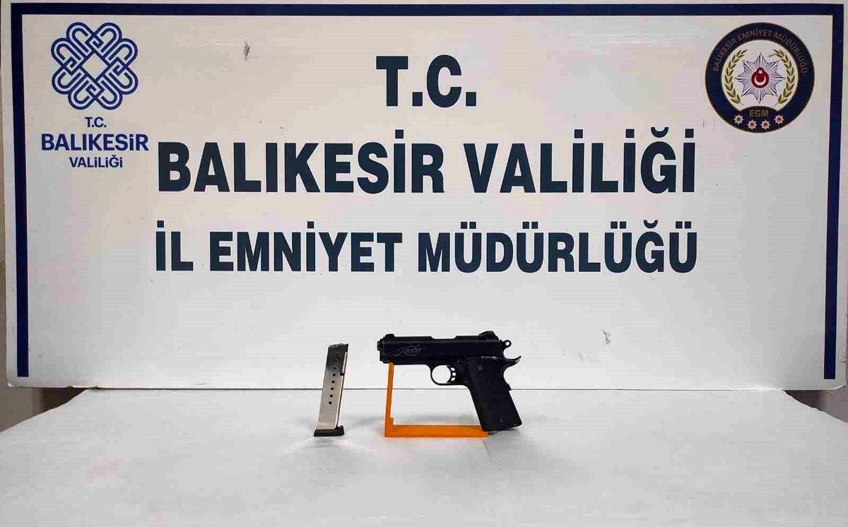 Balıkesir'de yapılan operasyonda 22 şahıs gözaltına alındı