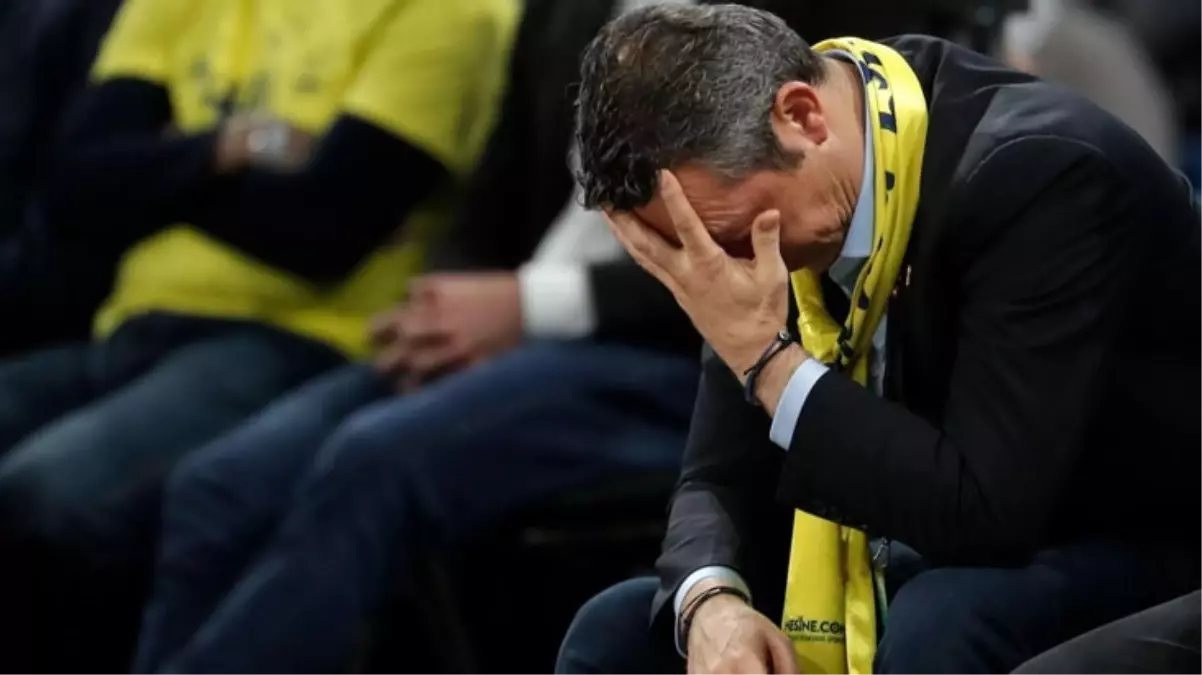 Biri daha sahaya çıkmadı! Fenerbahçe, transfer sezonunun bitmesine dakikalar kala 2 yıldıza kapıyı gösterdi