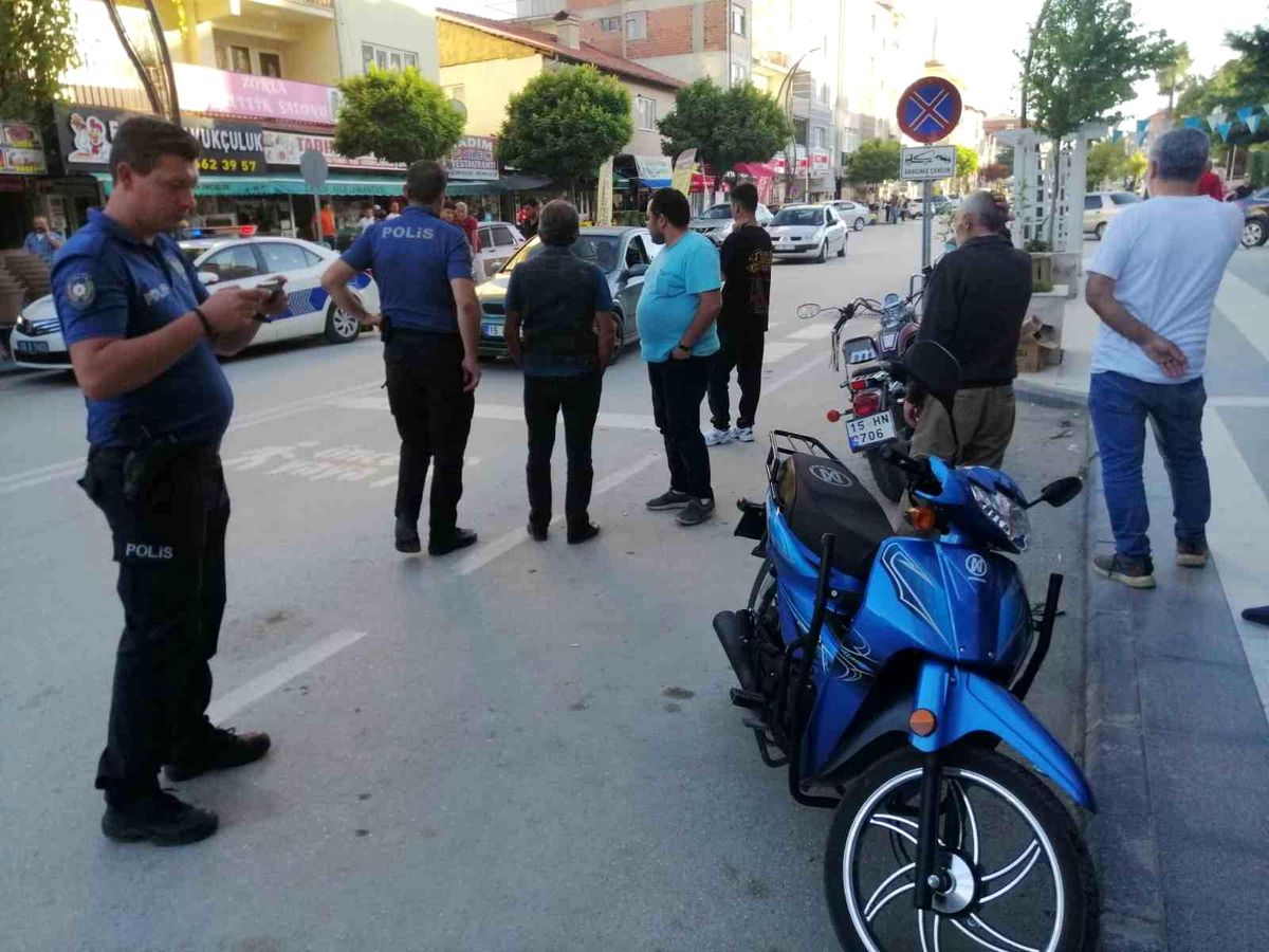 Burdur'da Motosiklet Kazası: 12 Yaşındaki Çocuk Yaralandı