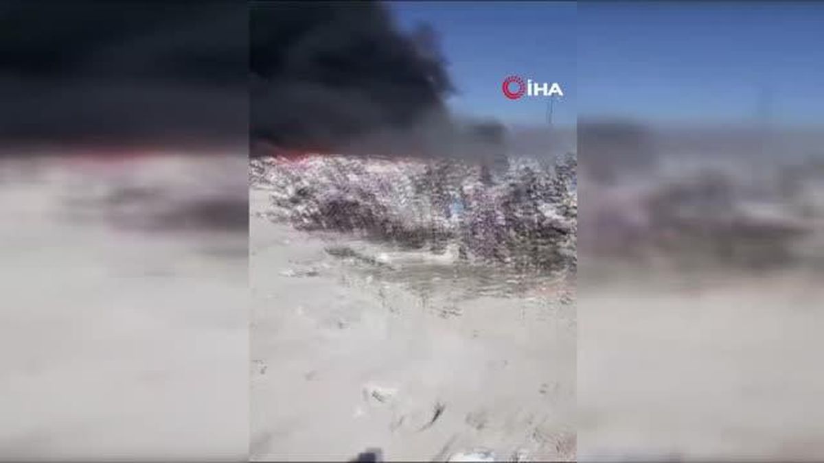 Çatıda çalışan işçilerin seyir zevkine ne alevler ne de duman son verebildi