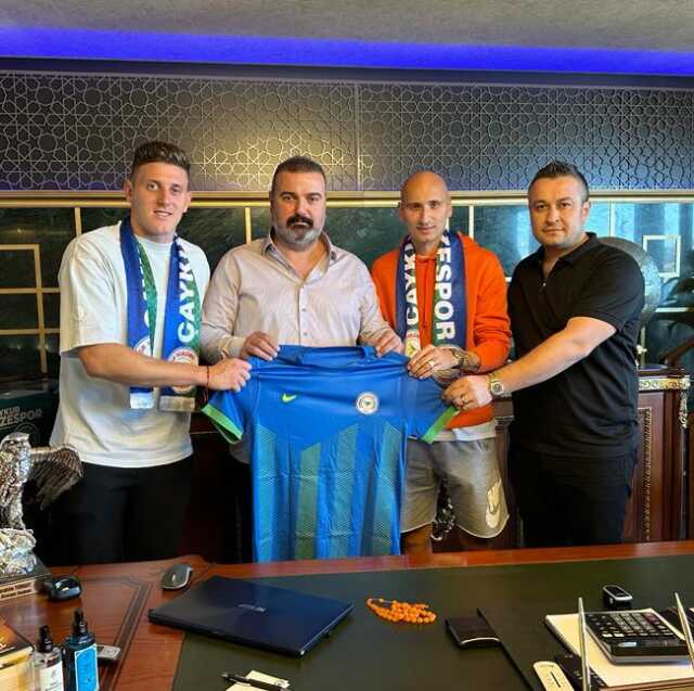 Durdu durdu turnayı gözünden vurdu! Çaykur Rizespor, iki yıldıza formayı giydirdi, biri Premier Lig'den