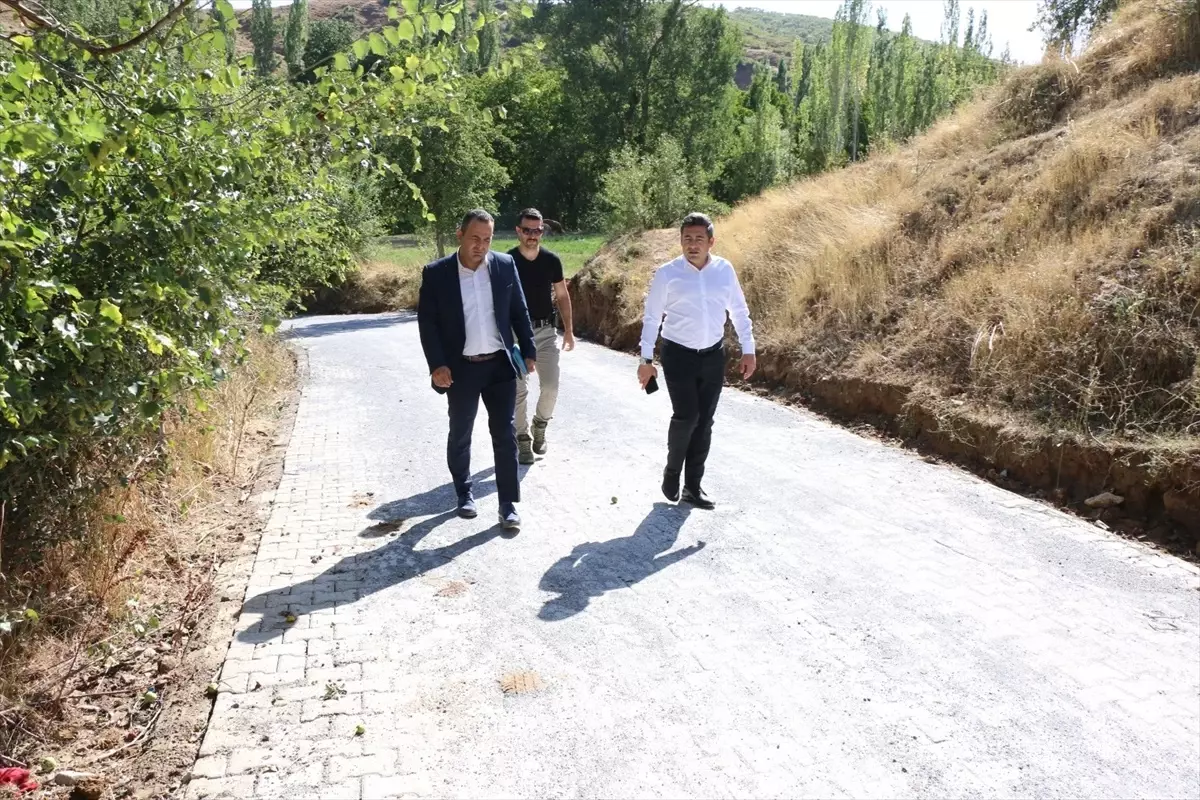 Bitlis'in Hizan Kaymakamı Köylerde Yapılan Yatırımları İnceledi