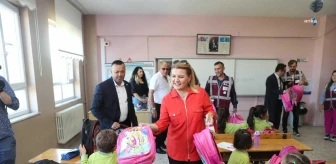 İzmit Belediye Başkanı Fatma Kaplan Hürriyet, Hakkaniye İlkokulu ve Ortaokulu'nu ziyaret etti