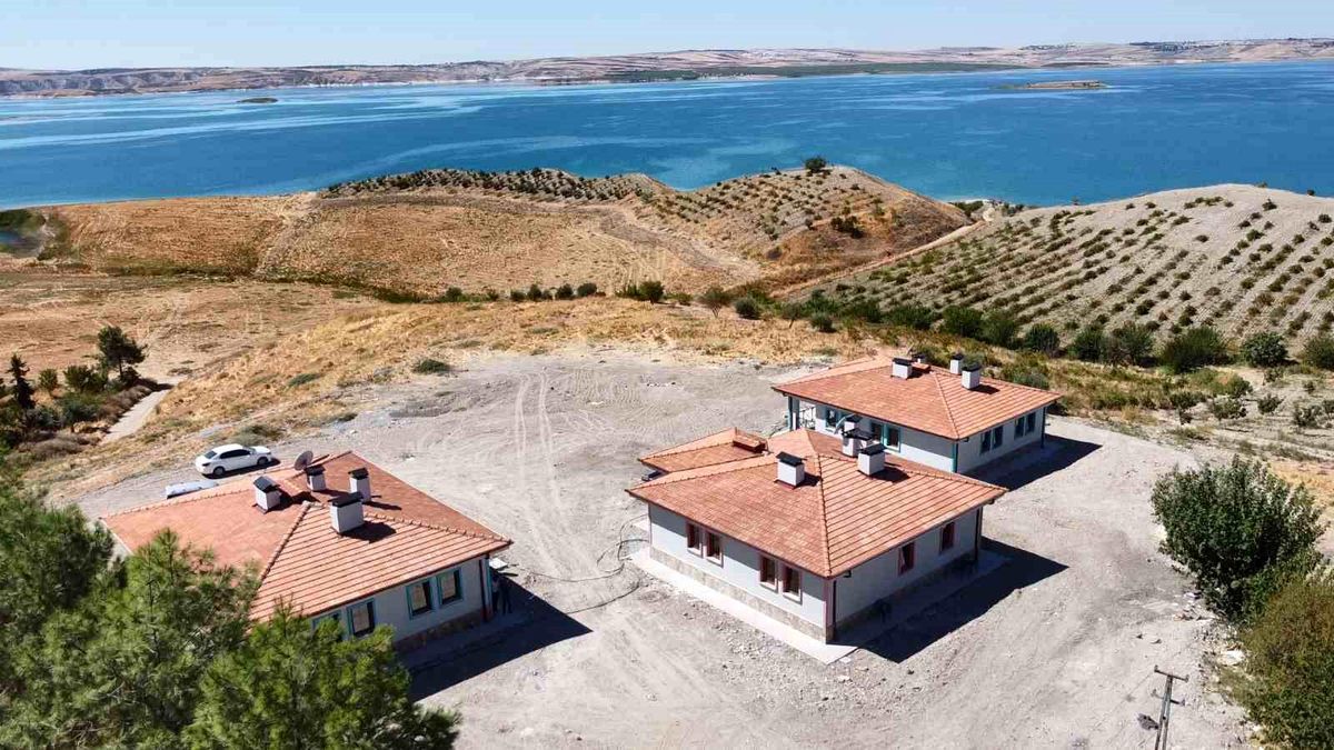 Adıyaman'da depremzedelere köy evleri yapılıyor